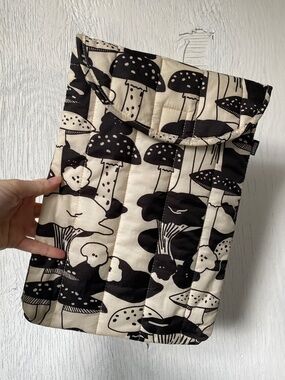 BAGGU Puffy Recycled Laptop Sleeve Mushrooms Print Sold Out